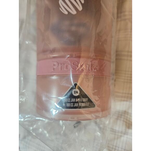 NWT BlenderBottle 22oz ProStak Shaker Bottle with Pill Organizer, Rose Pink - Picture 6 of 12